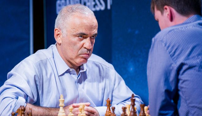 Marele șahist Gari Kasparov spune că știe data la care Vladimir Putin va anunța victoria