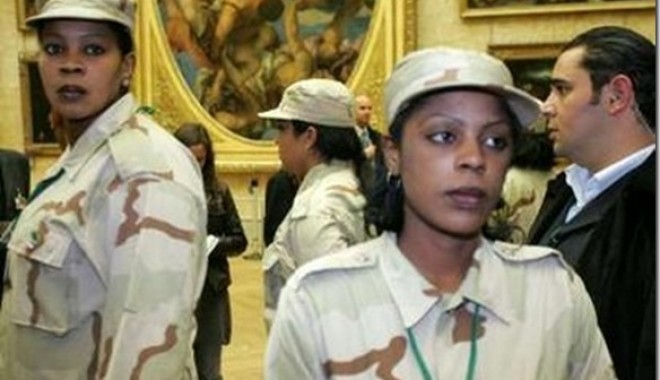 Gaddafi și-a violat femeile bodyguard - garzigaddafi-1314532770.jpg