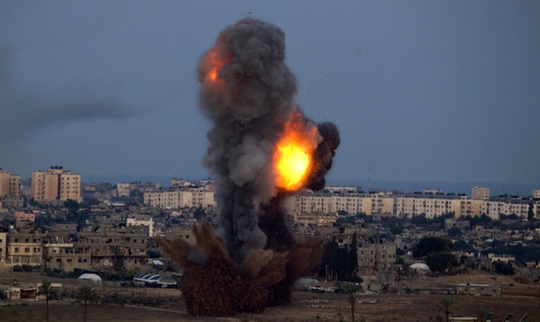 Speriați de război, 23 de români din Fâșia Gaza s-au întors în țară! - gaza21-1353484137.jpg