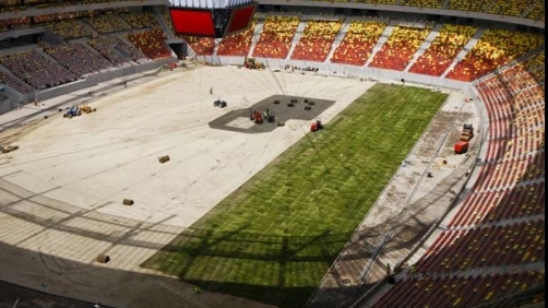 Noul gazon de pe Arena Națională, montat în ritm alert - gazon18192000-1316078756.jpg