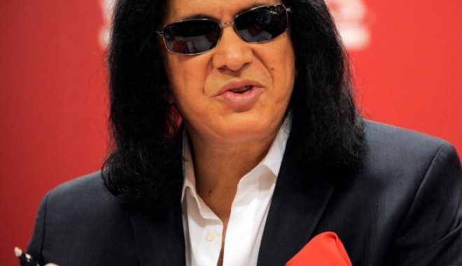Liderul trupei Kiss, scos de pe lista invitaților la concertul în memoria lui Michael Jackson - genesimmons1-1313584860.jpg