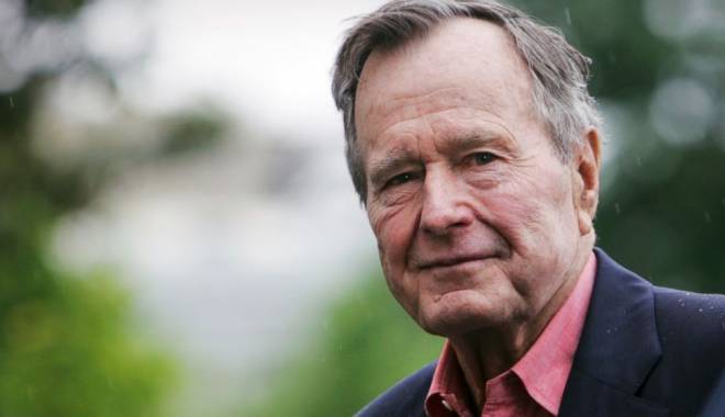 George Bush senior, internat de urgență la spital. - georgehwbush-1437029773.jpg