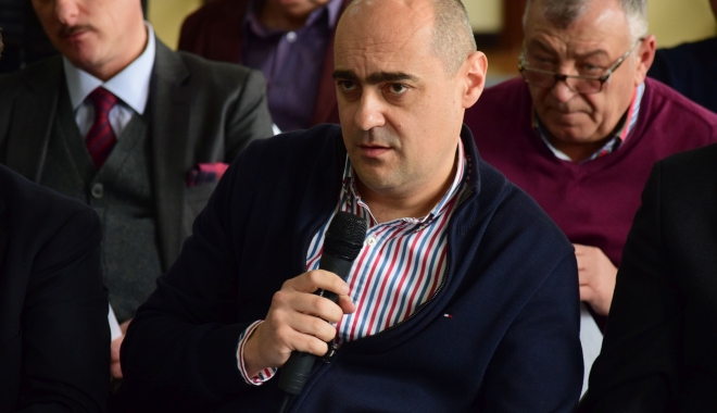 Cum i-au râs liberalii în nas președintelui Muhscină. Urmează 