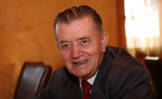 Trupul neînsuflețit al contraamiralului George Petre, depus la casa mortuară - georgepetre-1330431686.jpg