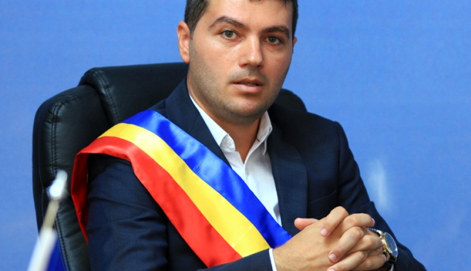 Primăria Ovidiu, aranjamente pentru sărbătorile de iarnă. Ce a pregătit edilul George Scupra - georgescupra4-1512405020.jpg