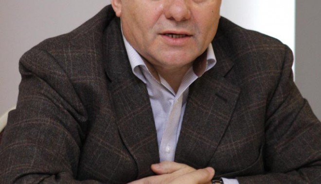 A ales soția și copiii! - georgicacornu-1346687435.jpg