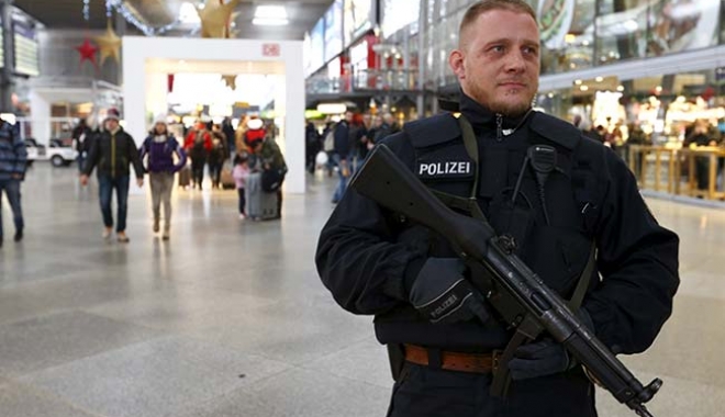 Explozii în Germania! - germanpolicereuters650x400614528-1474962827.jpg