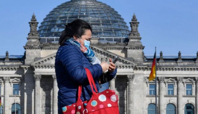 Purtarea de măști în public va deveni obligatorie pe întreg teritoriul Germaniei - germanyhealthvirusreichstag16151-1587565994.jpg