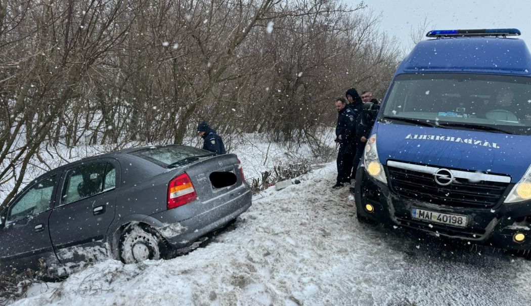 Gest de omenie al jandarmilor constănțeni, într-un accident rutier - gest-de-omenie-1739815389.jpg