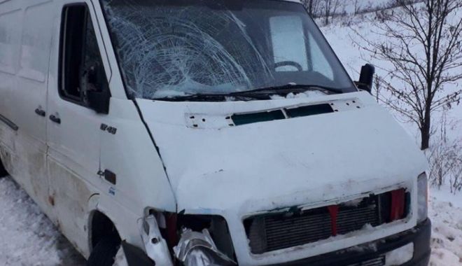 TRAGEDIE STRANIE! A scăpat viu dintr-un accident, dar a murit peste 5 minute lovit de mașină - getimg72521700-1548233860.jpg
