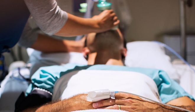 Două angajate ale Spitalului, reținute după ce ar fi furat 12.000 de euro de la un pacient împușcat - gettyimages530685311-1524639787.jpg