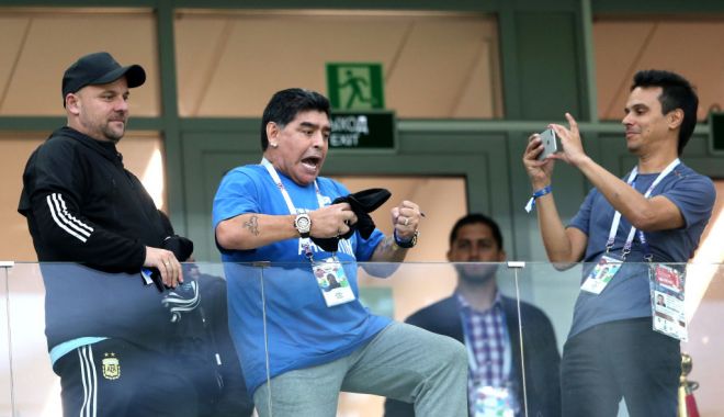 VIDEO. Maradona a comis-o din nou. A fost prins la volan atât de beat, încât nu mai știa să vorbească - gettyimages980512270-1532430573.jpg