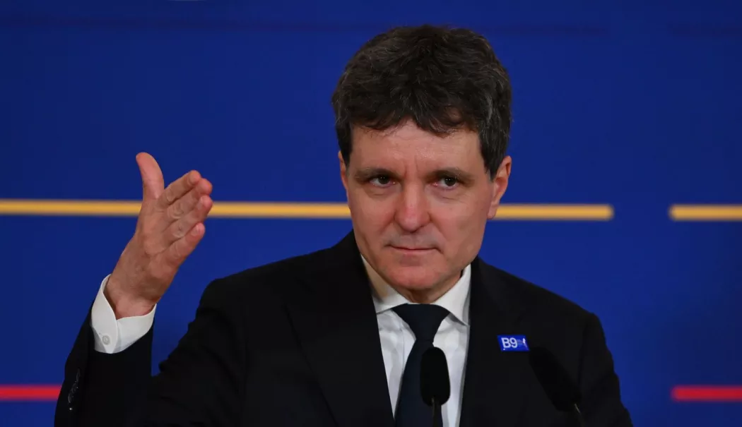 Foto - Nicușor Dan: Populația este în siguranță după incidentul din Portul Constanța. Amenințările localizate vor fi neutralizate înainte de a ajunge la țărm