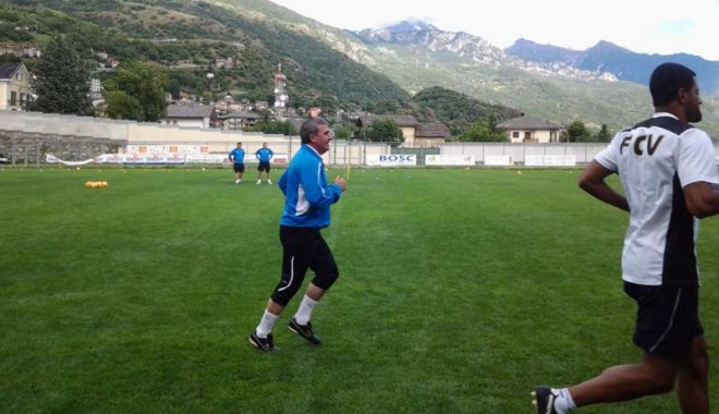 Gheorghe Hagi s-a băgat la joc alături de fotbaliștii Viitorului - gheorghe-1404927535.jpg