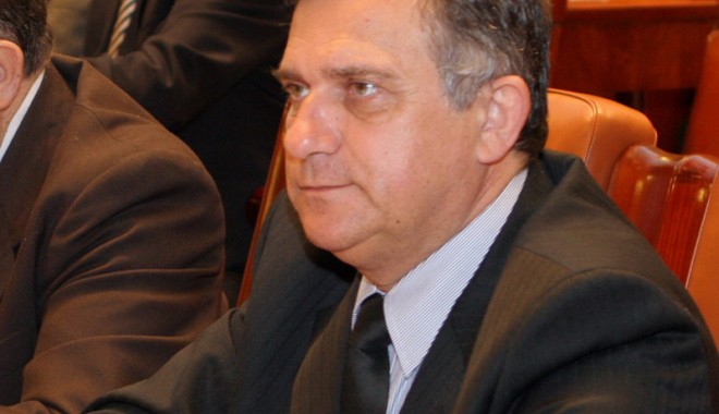 Gheorghe Funar propune o nouă Constituție - gheorghefunarlepropune-1412960312.jpg