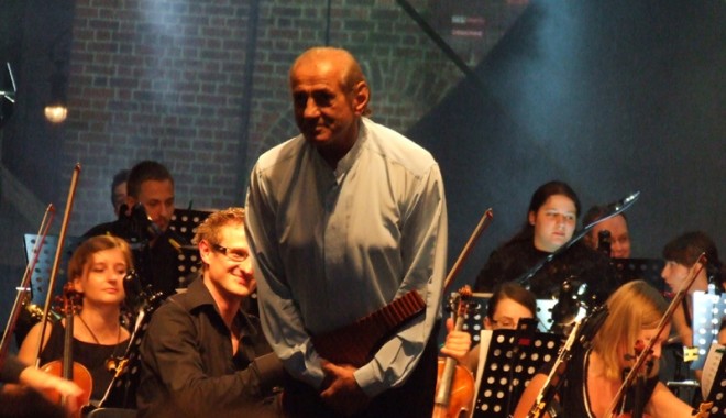 Concert extraordinar Gheorghe Zamfir, la Harlequin - gheorghezamfir3-1385748793.jpg