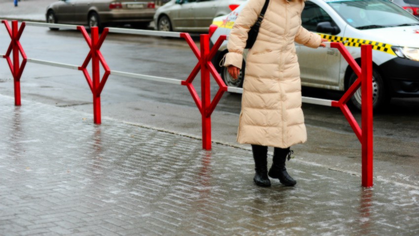 Mesaj IGSU pentru zile geroase: "Lasă acasă pantofii pentru vreme bună"