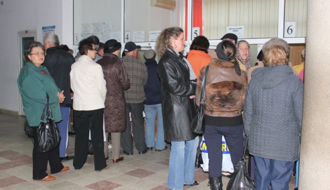 De ce mai muncesc vârstnicii români, după pensionare - ghiseecasapensiilor-1354724952.jpg