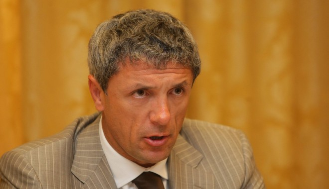 Ei îl ajută pe Gică Popescu să iasă din închisoare - gicapopescua577782814-1394123913.jpg