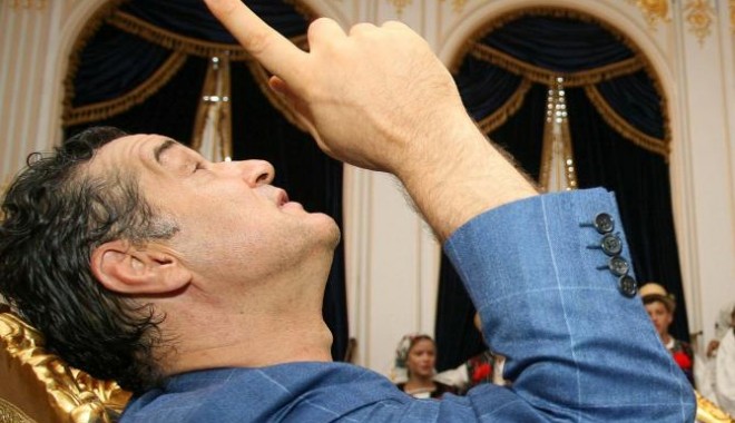 Gigi Becali DĂ AFARĂ trei jucători de la STEAUA - gigibecali-1368030426.jpg