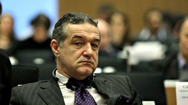 Gigi Becali află la sfârșitul  lunii august dacă-i va fi redusă pedeapsa - gigibecali-1407950331.jpg