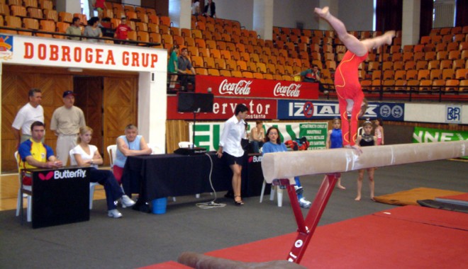 Gimnastele Farului, la Concursul Național Școlar de la Buzău - gimnastele-1396455061.jpg