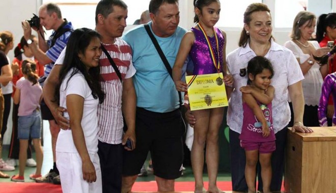 Gimnastele constănțene vor să urce pe podium la Onești - gimnastica-1371146399.jpg