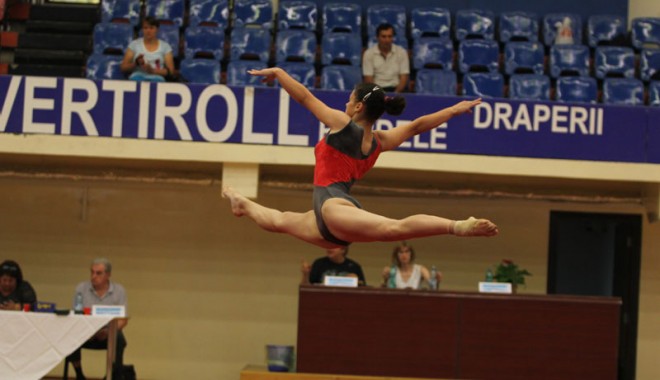 Gimnasta Teea Milea va concura pentru CS Farul la Naționale - gimnastica18-1352929912.jpg