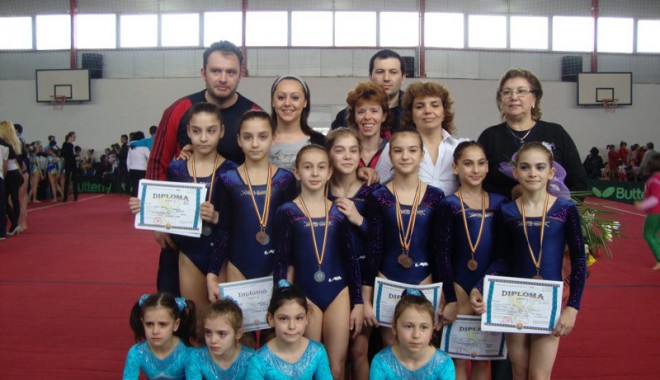 Gimnastele constănțene au dominat Campionatul Național - gimnastica2-1351541984.jpg