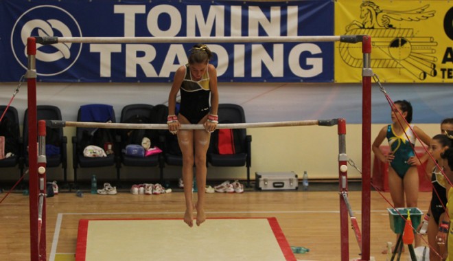 Gimnastele de la CSS 1 se luptă pentru un loc în lotul olimpic - gimnastica5-1353020059.jpg