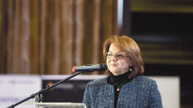 Carmencita Constantin, vorbe de laudă la adresa Larisei Iordache - gimnasticacarmencita-1612282473.jpg