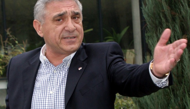 Lecție de actorie pe care Giovani Becali le-a dat-o unor amici - giovannibecali-1347802615.jpg