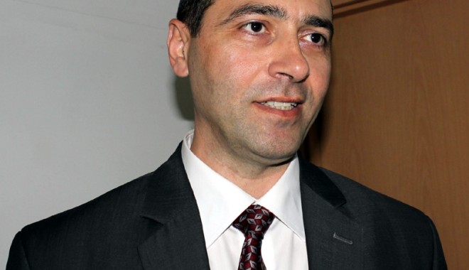 Profesorul Mihai Gîrțu își anunță astăzi oficial candidatura la funcția de rector - girtu-1328605863.jpg