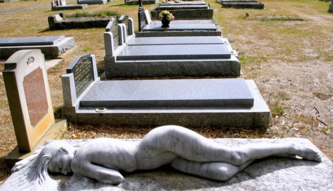 Glume macabre în cimitir - glumeincimitir-1495363703.jpg