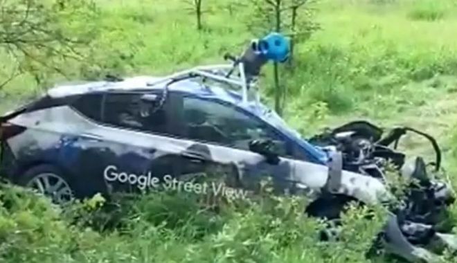 O mașină Google Street View, spulberată de tren în România - google-1683733667.jpg