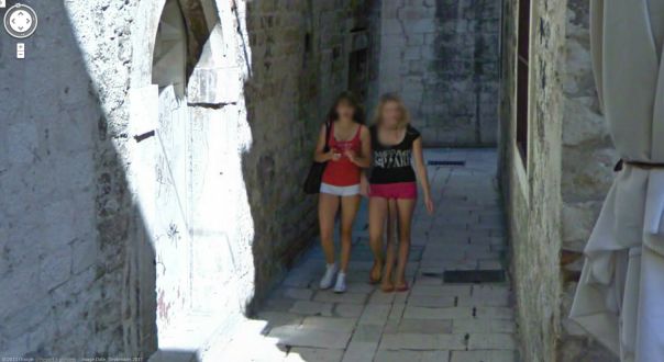 Top 10 cele mai ciudate IMAGINI surprinse de Google Street View | GALERIE FOTO - googlestreetviewcroatiaappendage-1413206372.jpg