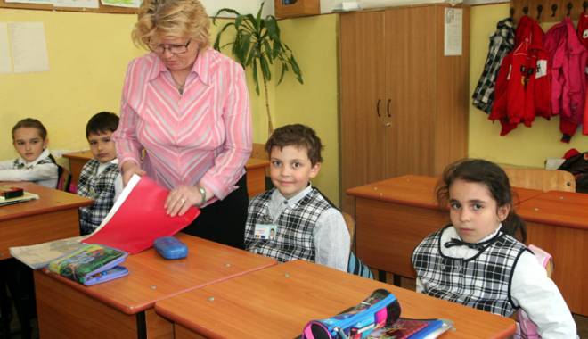 Ce profesori pot participa la concursuri pentru gradațiile de merit - gradatiimerit-1451317817.jpg