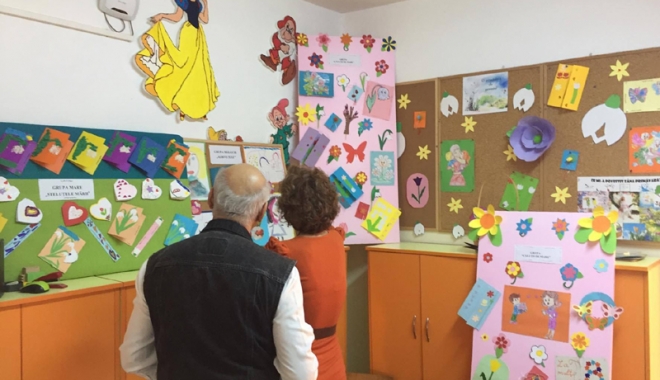 Preșcolarii Grădiniței 45 și artiștii dobrogeni au vernisat expoziția 