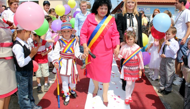 Sărbătoare câmpenească de 1 Mai, la Cumpăna - gradinitacumpana31346592627-1367379312.jpg