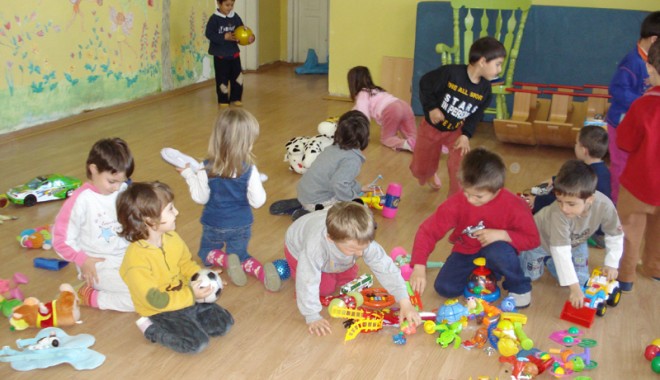 Cine se pregătește de grădiniță, copilul sau părinții? - gradinitapregatirecopii2-1314376225.jpg