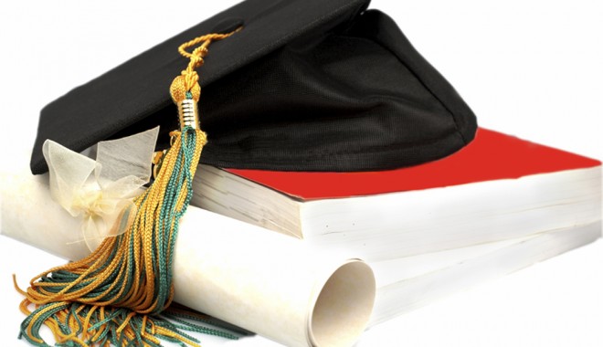 Ce facultate ai absolvit? Care sunt domeniile în care îți poți găsi mai ușor un loc de muncă - graduationcapanddiploma-1318610738.jpg