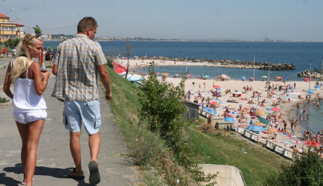 Grad de ocupare de aproape  sută la sută, în Mamaia - graduldeocupareturisti-1406570174.jpg
