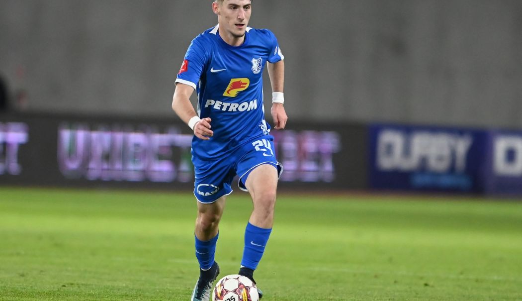 Dina Grameni a părăsit corabia. Fotbalistul, transferat de Farul la Rapid