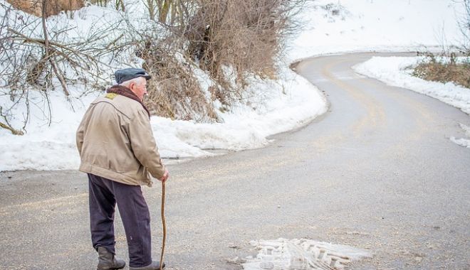 Luna decembrie 2023 vine cu bani în plus pentru pensionari, pe lângă pensie