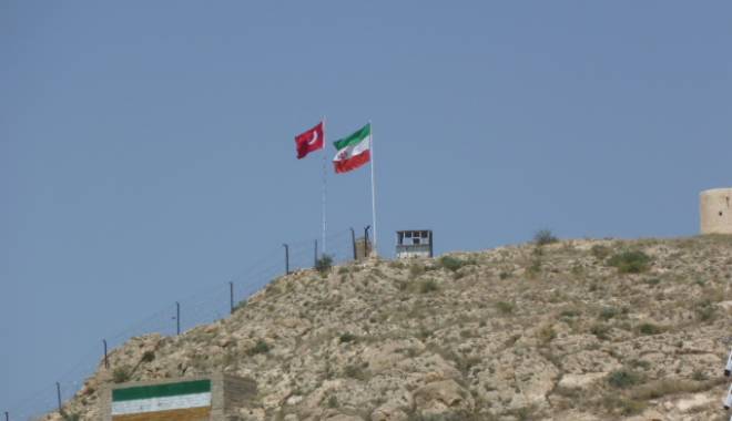 Iranul își închide postul de frontieră spre Turcia după un nou atac - granita-1439386924.jpg