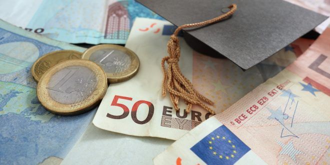 Cetăţeni români evacuaţi din Fâşia Gaza vor beneficia de granturi de studii