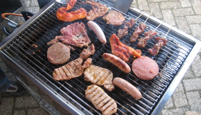 Cum se gătește sănătos carnea la grătar - gratarsanatos-1398854150.jpg