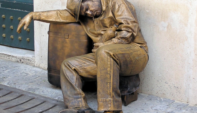 Grea-i viața de statuie! - greaeviatadestatuie-1508247155.jpg