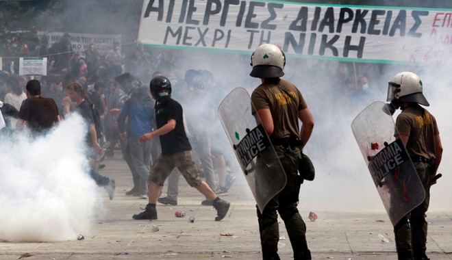 Tensiuni în Grecia. Crimă comisă de neonaziști pe fondul protestelor din Atena - grecia-1379533583.jpg