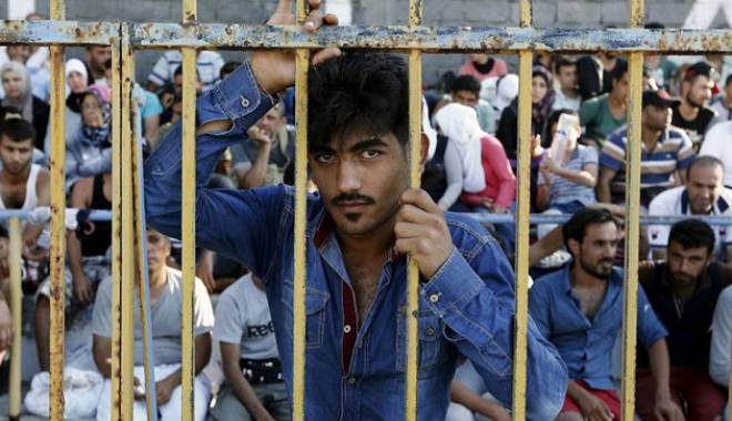 UE cere Italiei să amprenteze toți migranții, cu forța dacă este cazul - grecia-1450252025.jpg